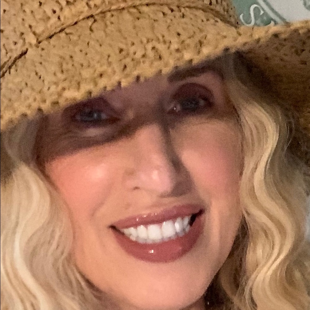 Meet your Posher, Janine